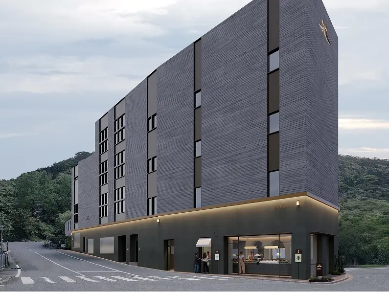 落ち着いたモダンな佇まいを見せるnebiのホテル外観全景